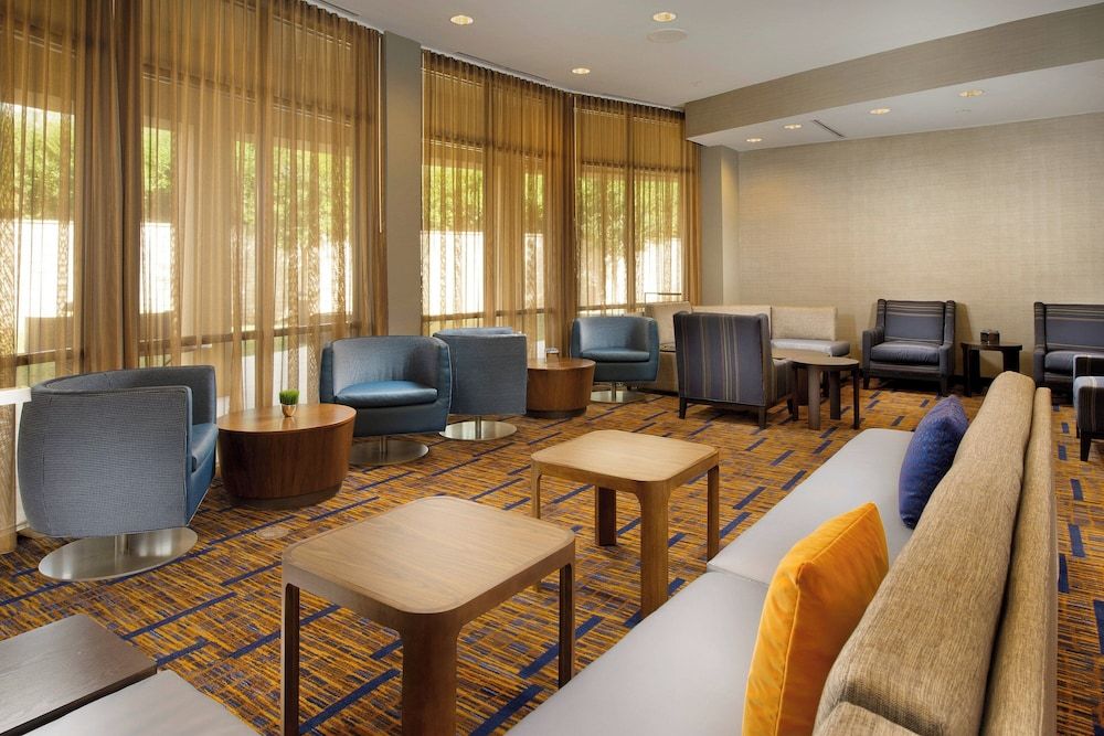 Courtyard by Marriott San Antonio Lackland 2