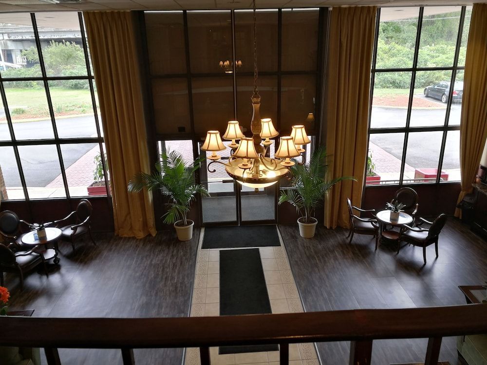 Mystic River Hotel & Suites 2