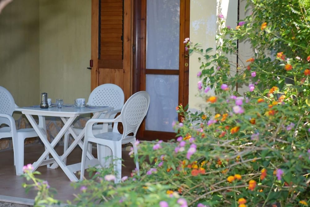 Welcomely - Blue Holiday Villa 1