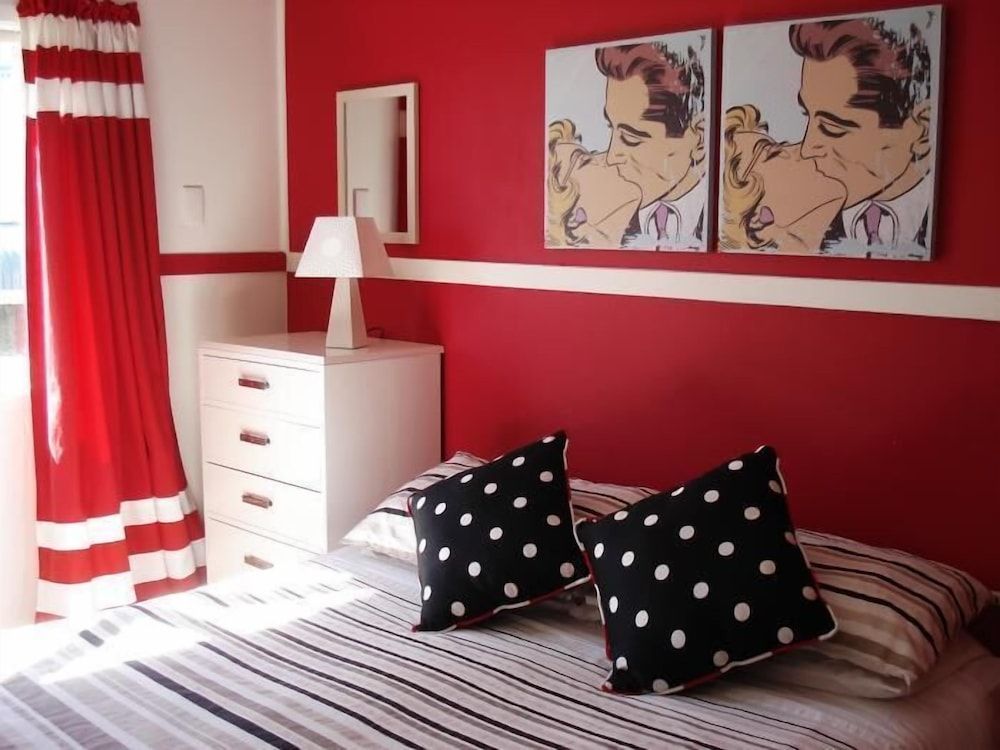 Ducks & Drakes Boutique Motel & Backpackers 1