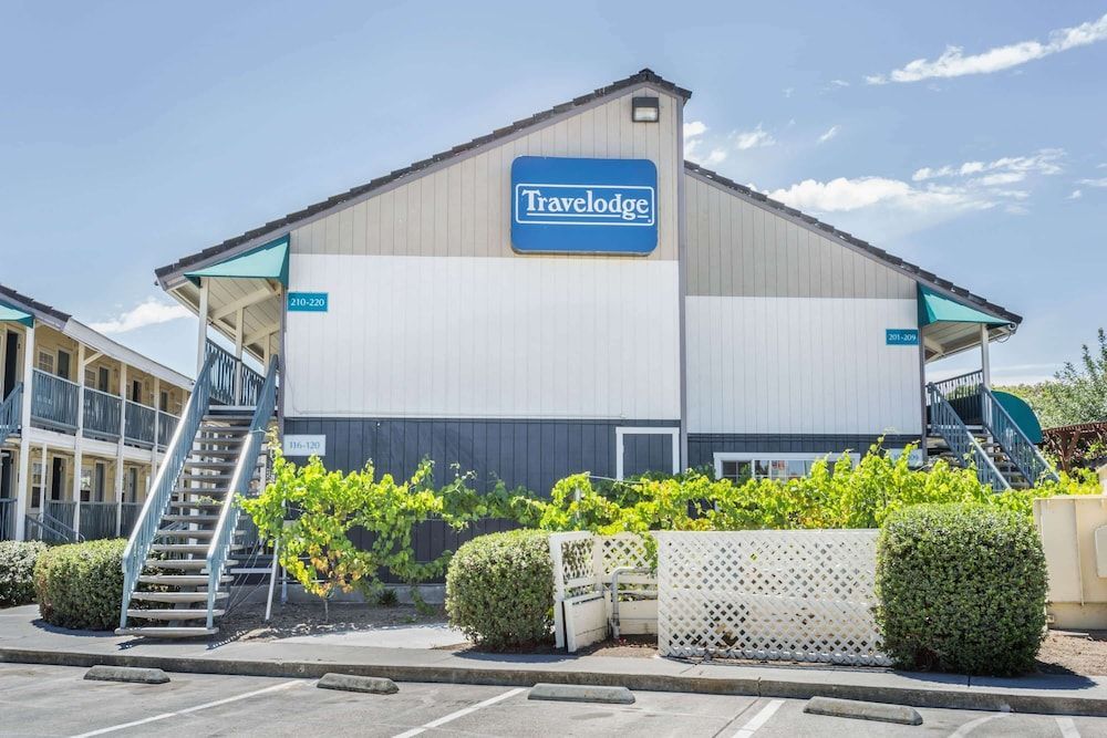Travelodge by Wyndham Fairfield/Napa Valley 1