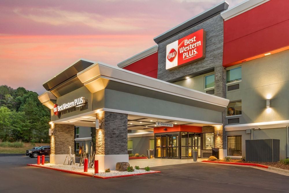 Best Western Plus Cleveland Inn & Suites 1