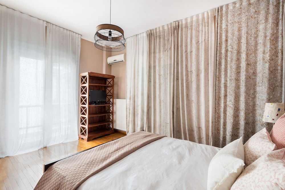 Acropolis Stylish Suite 2