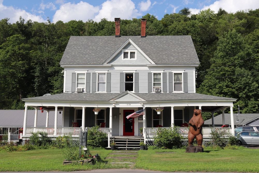 Reynolds House Inn & Motel 1