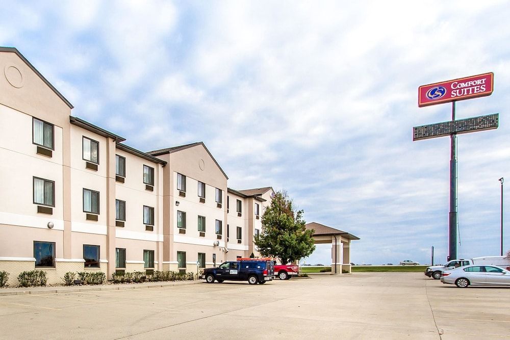 Comfort Suites Mattoon East 1