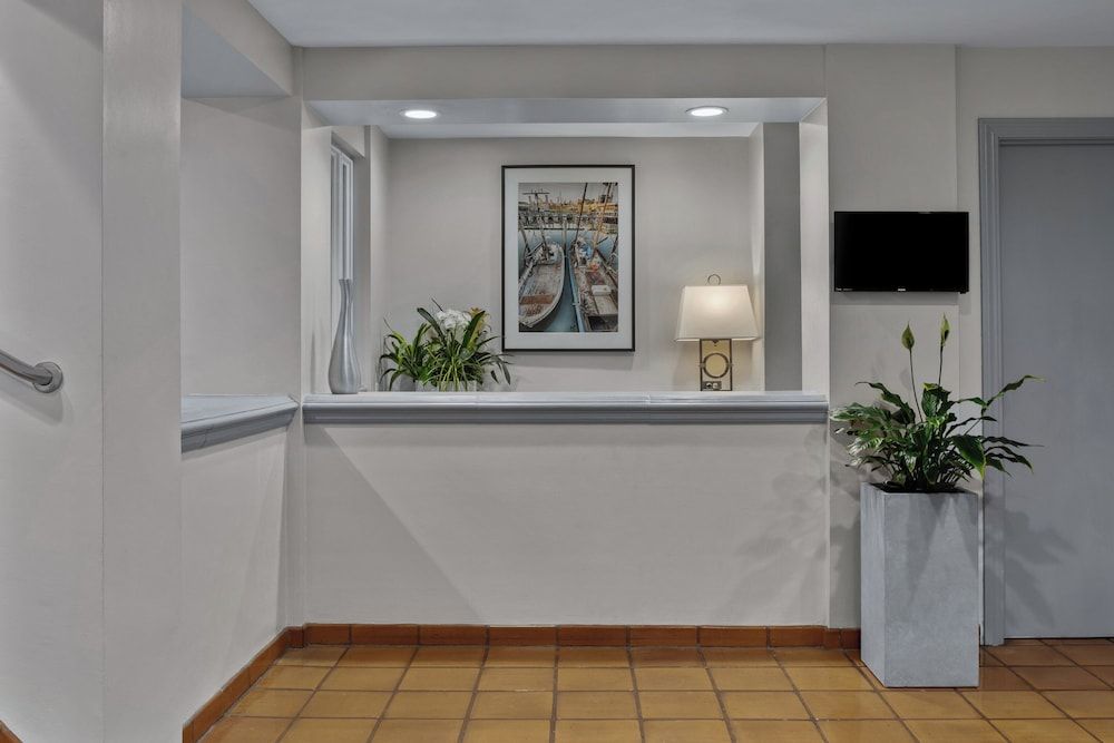 The Suites at Fisherman's Wharf 2