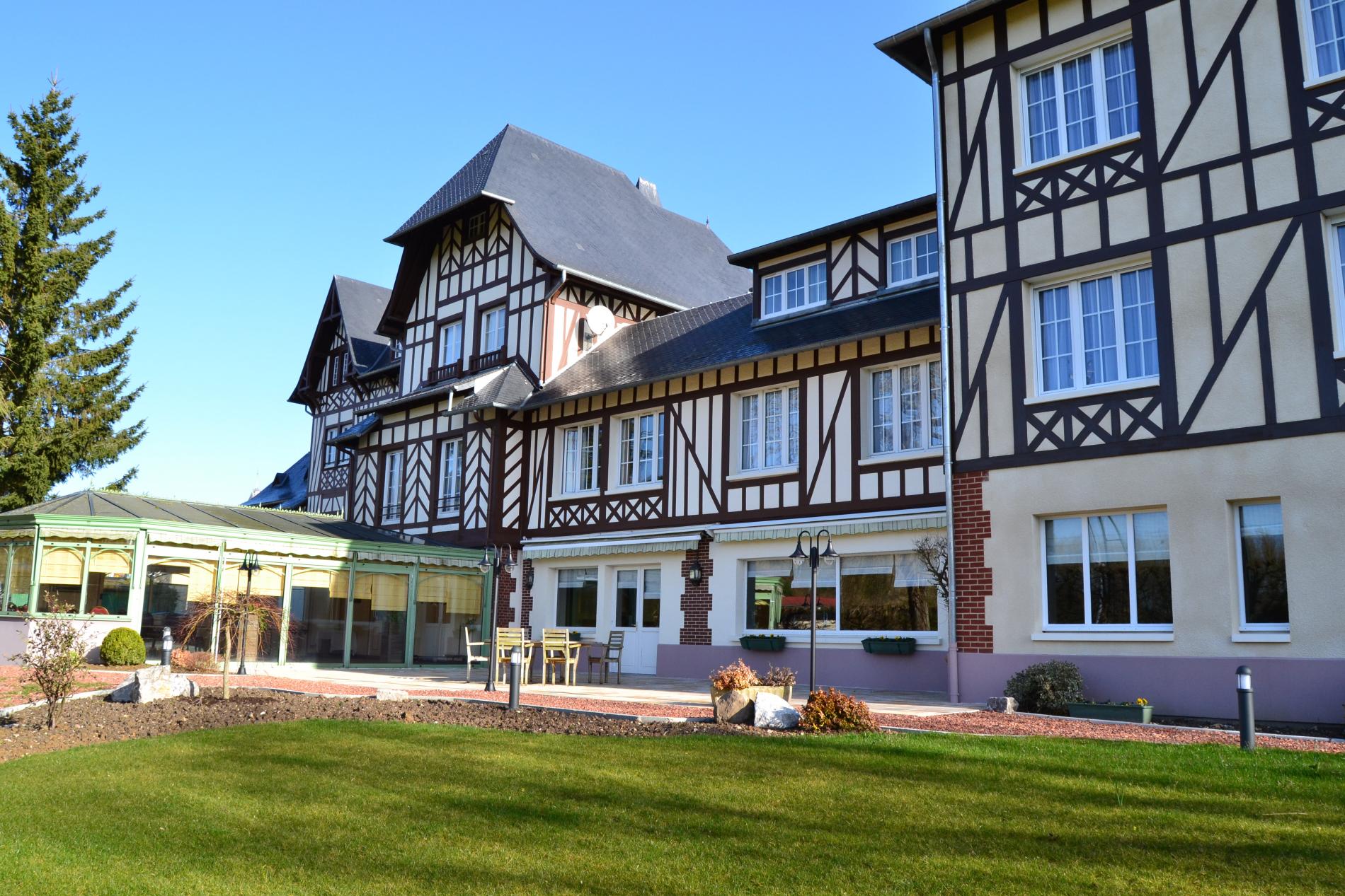 Logis Hôtel & Restaurant La Villa des Houx 2
