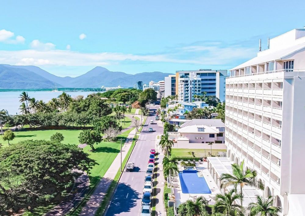 Cairns Harbourside Hotel 1