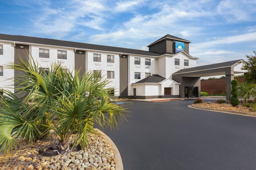 Days Inn by Wyndham McDonough 1