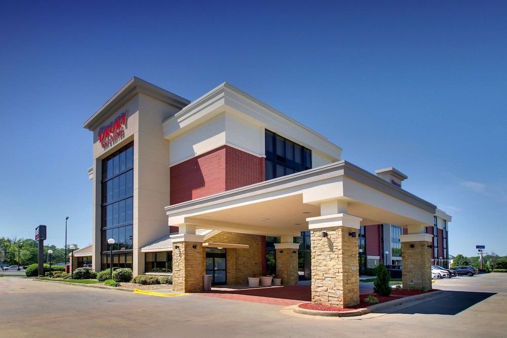Drury Inn & Suites Greensboro 1