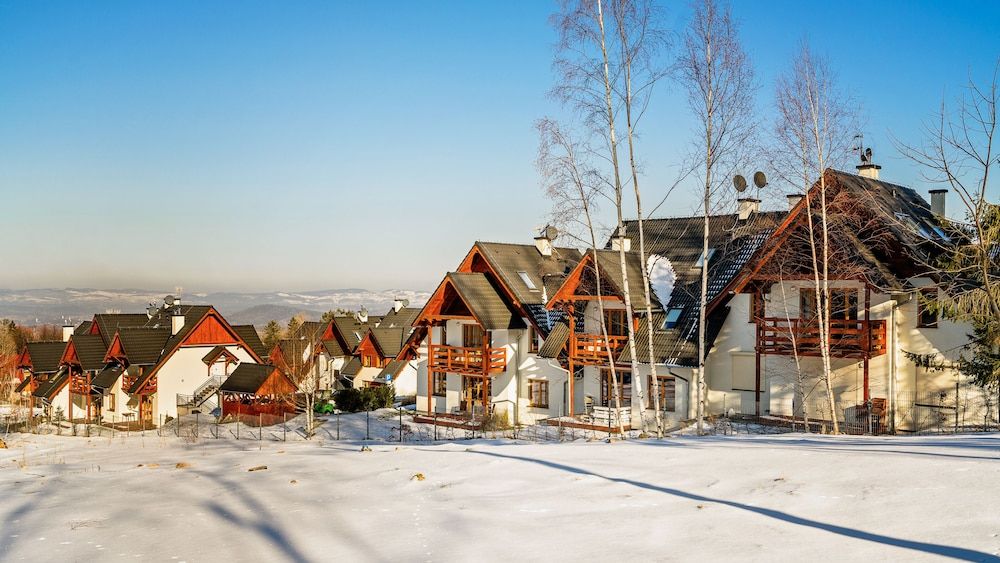 Wonder Home - Domki górskie z kominkami na kameralnym osiedlu - plac zabaw na terenie kompleksu 1