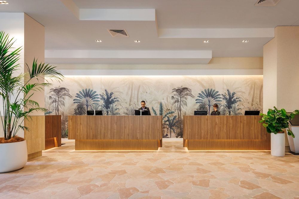 Amora Hotel Brisbane 2