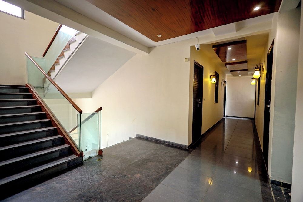 Hotel A1 Plaza - Ahmedabad 2