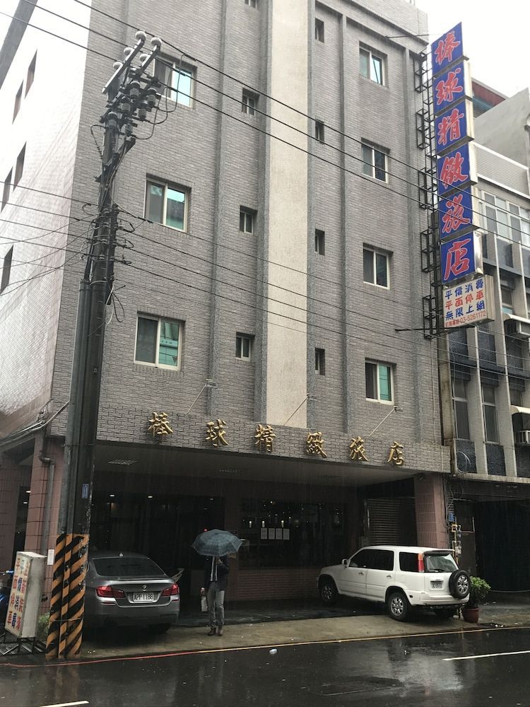 Baseball Hotel 1