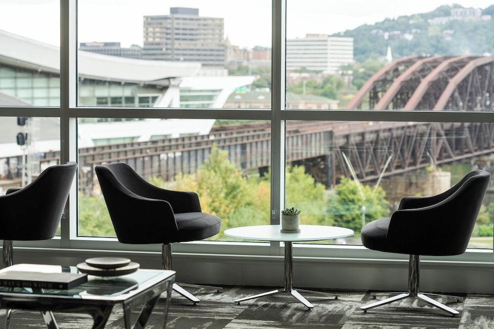 AC Hotel by Marriott Pittsburgh Downtown 2
