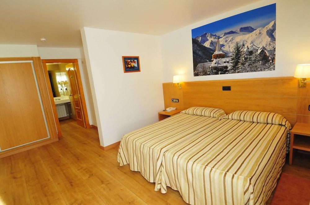 Hotel Lacreu 2