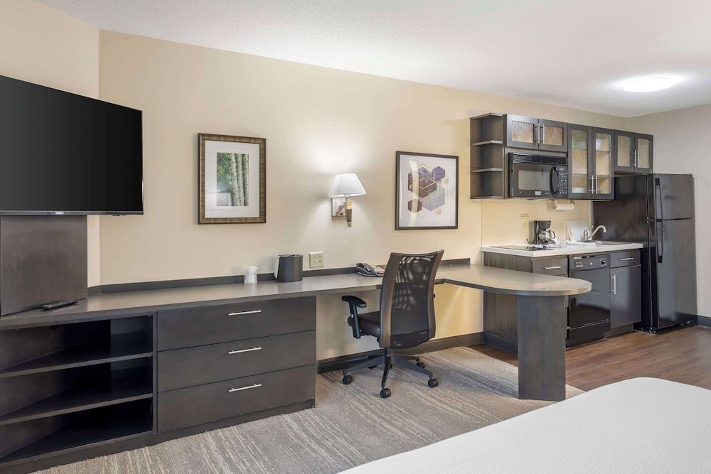 Executive Residency by Best Western Philadelphia-Willow Grove 1