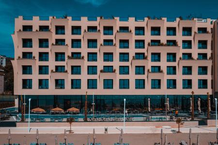 Royal G Deluxe Hotel 2
