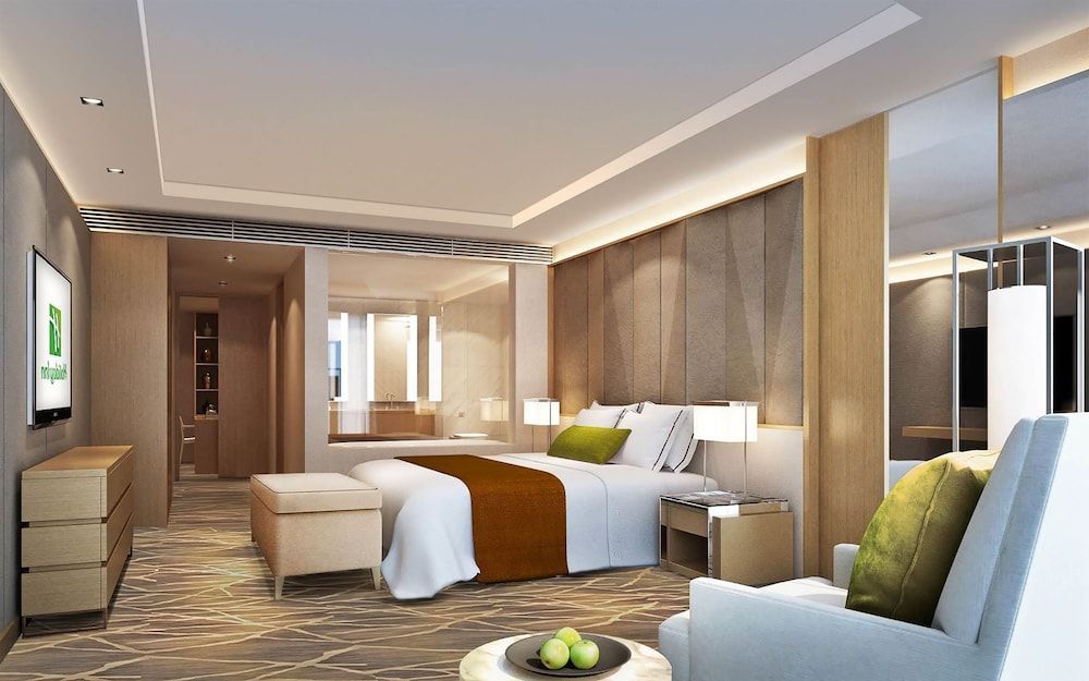 Holiday Inn Wuxi Taihu New City by IHG 2