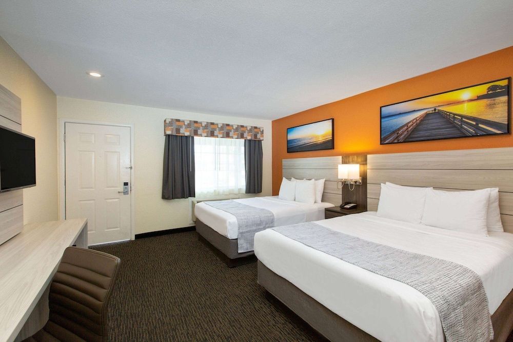 Days Inn by Wyndham Monterey-Fisherman's Wharf Aquarium 1