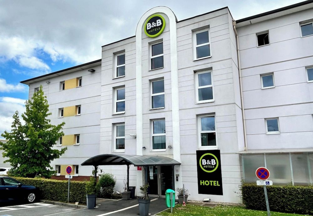 B&B HOTEL Lisieux Parc des Expositions 1