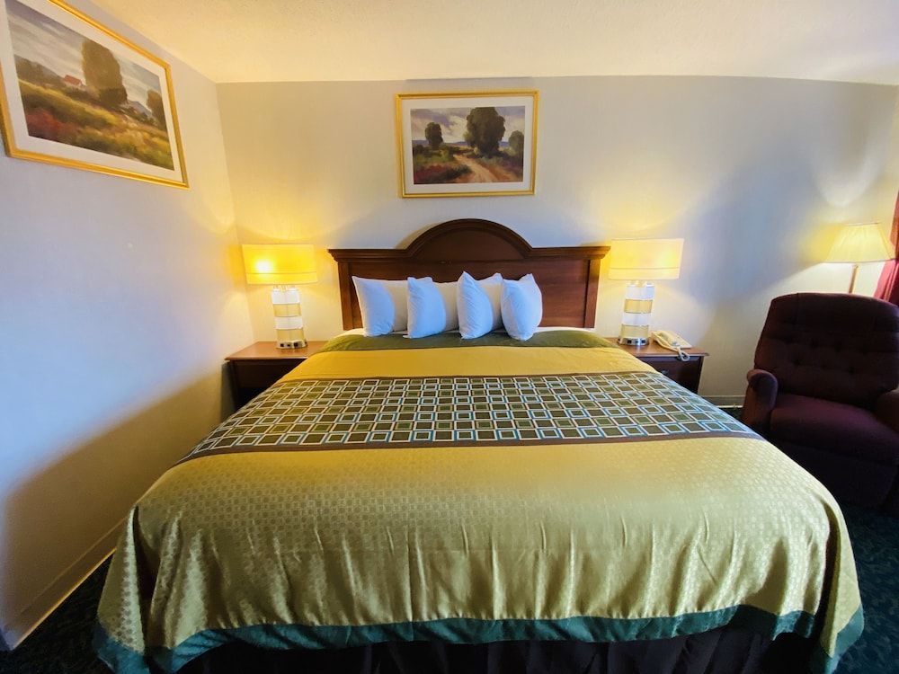 Harrisonville Inn & Suites 2