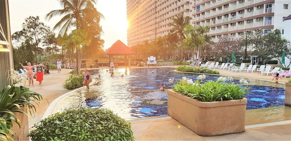 Sea View Studio at Jomtien Beach - Sleeps 2 1