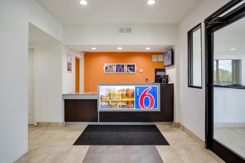 Motel 6-White House, TN 2