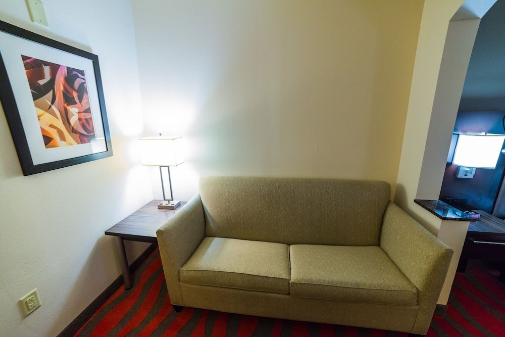 Holiday Inn Express & Suites ROCKINGHAM by IHG 2