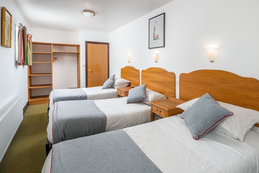 Abbey Hotel Shepherd’s Bush 2