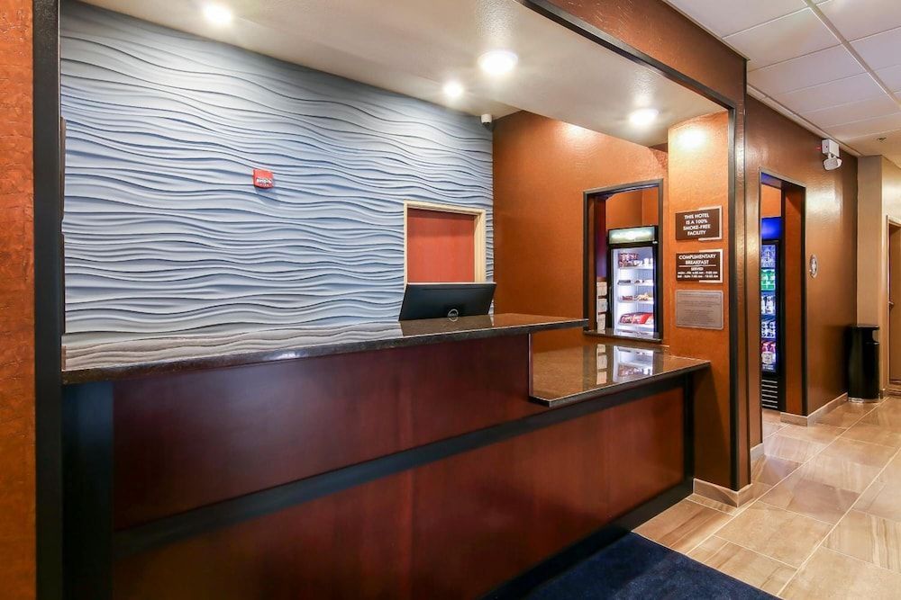 Cobblestone Inn & Suites Fairfield Bay 2