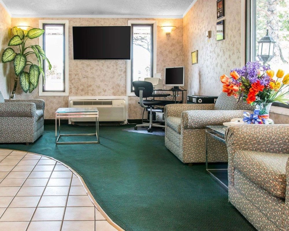 Rodeway Inn Madison Heights - Detroit 2