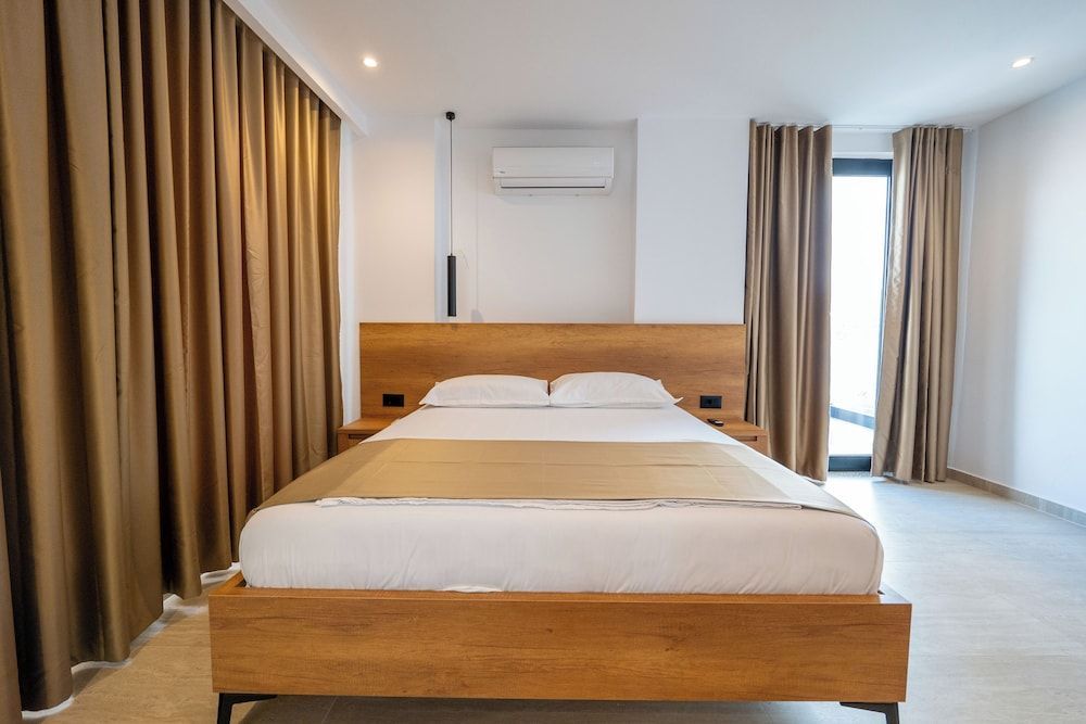 Hotel ENAD 2