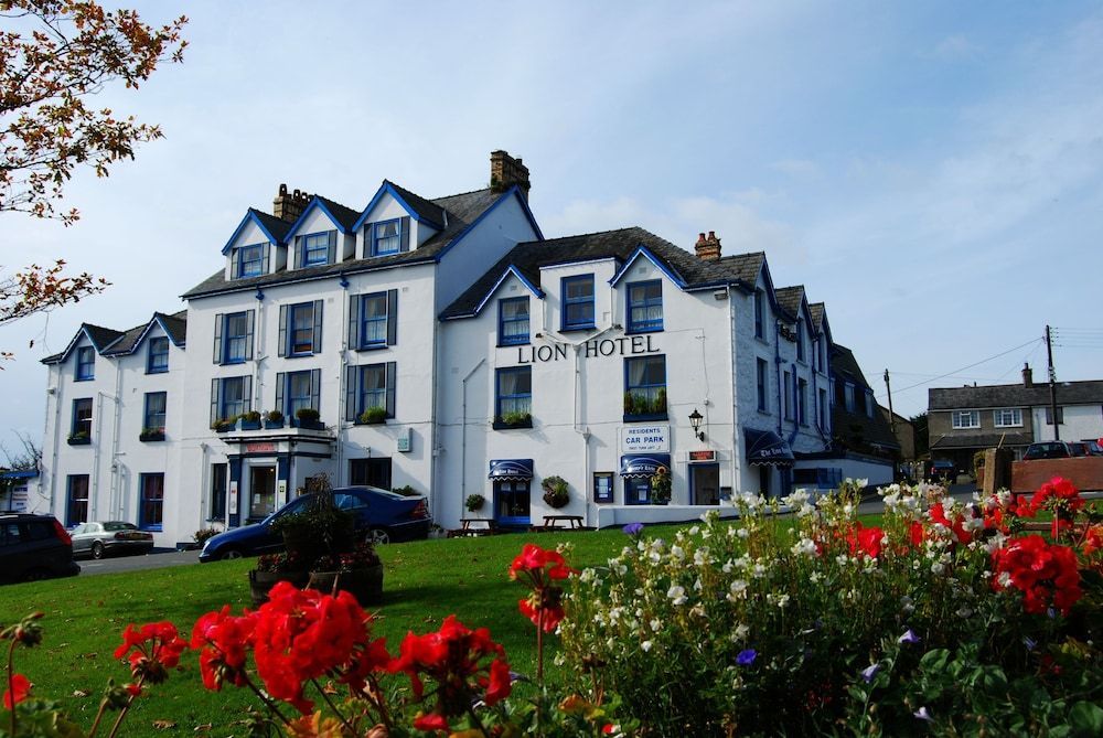 Lion Hotel & Studio Apartments 1
