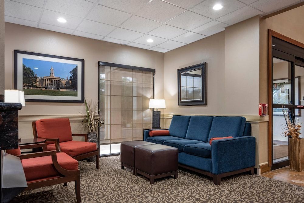 Comfort Suites State College near Penn State - Steps Away from PSU! 2