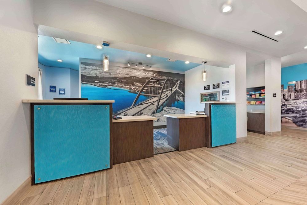 Best Western Plus Buda Austin Inn & Suites 2