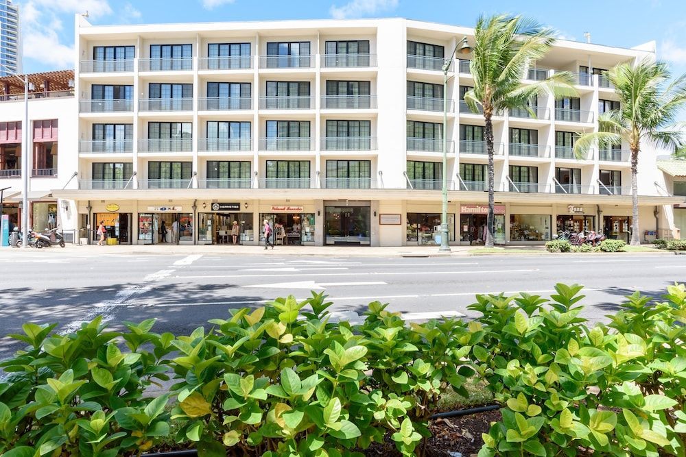 Polynesian Residences Waikiki Beach 1
