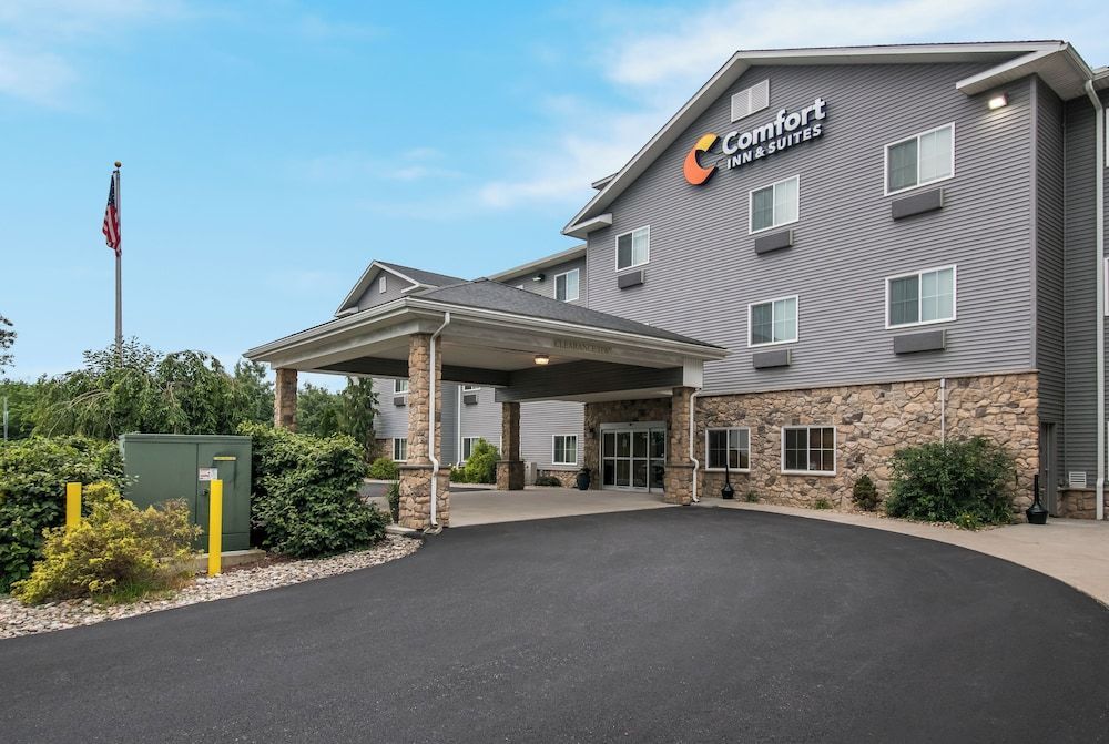Comfort Inn & Suites Barnesville - Frackville 1