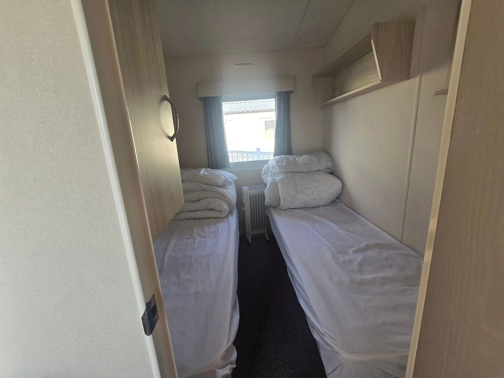 Patricia Caravan Sleeps 6 with Balcony 2