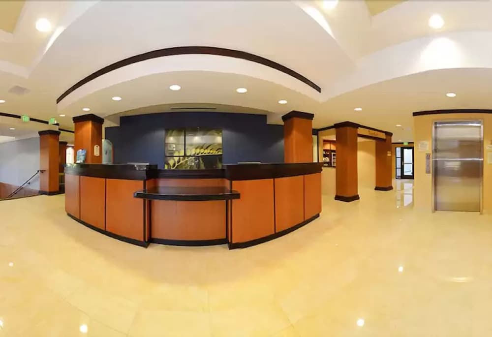 Fairfield Inn & Suites Santa Cruz - Capitola 2