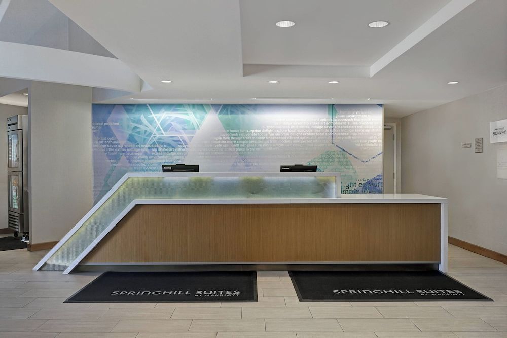 SpringHill Suites by Marriott Palm Desert 2