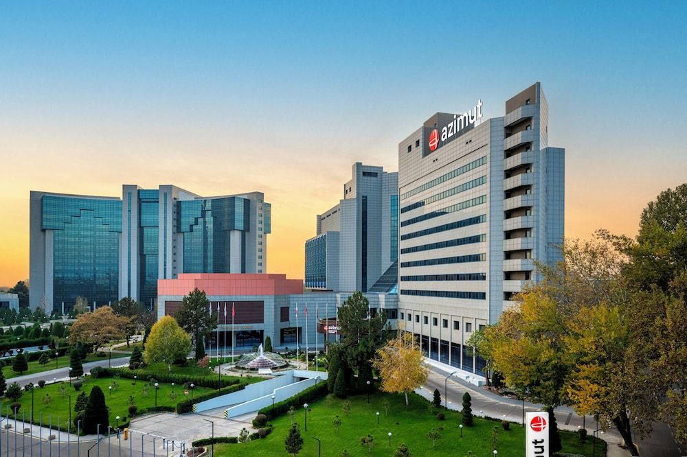 AZIMUT Grand Hotel Tashkent 1