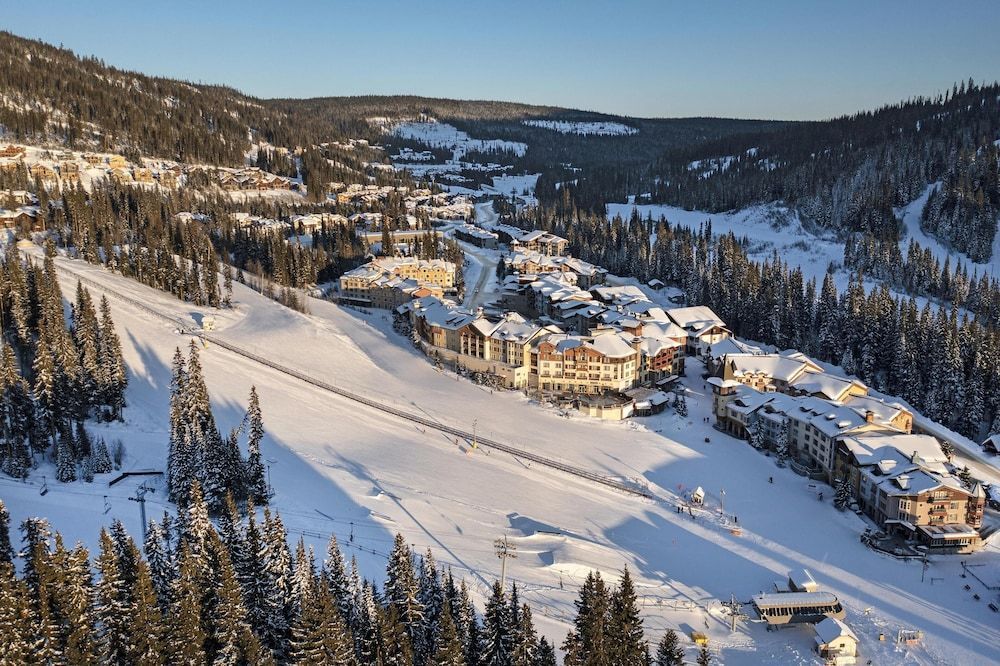 Sun Peaks Grand Hotel & Conference Centre 1