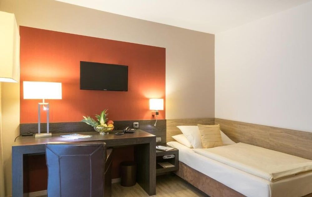 Hotel Holl 1