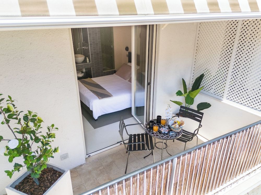 Moai Home 1