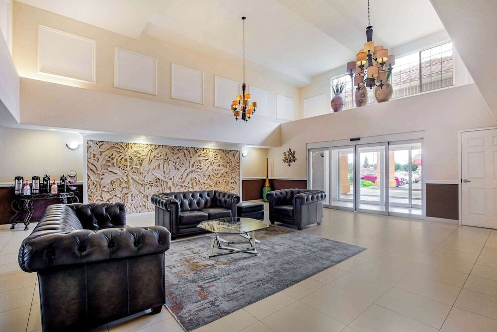 La Quinta by Wyndham Fowler 1