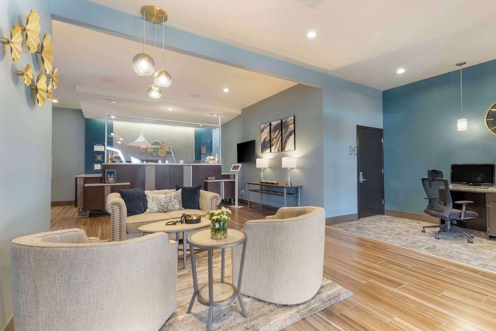 Best Western Plus Edinburg Inn & Suites 2