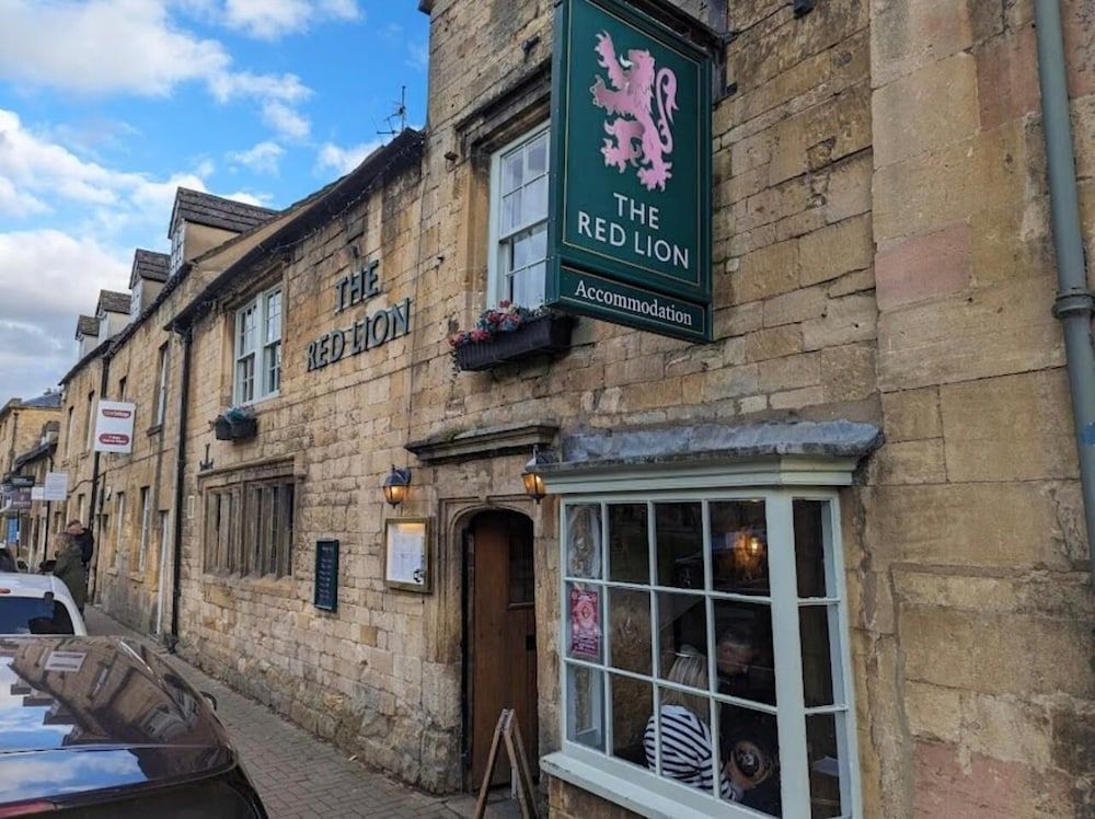 The Red lion 1