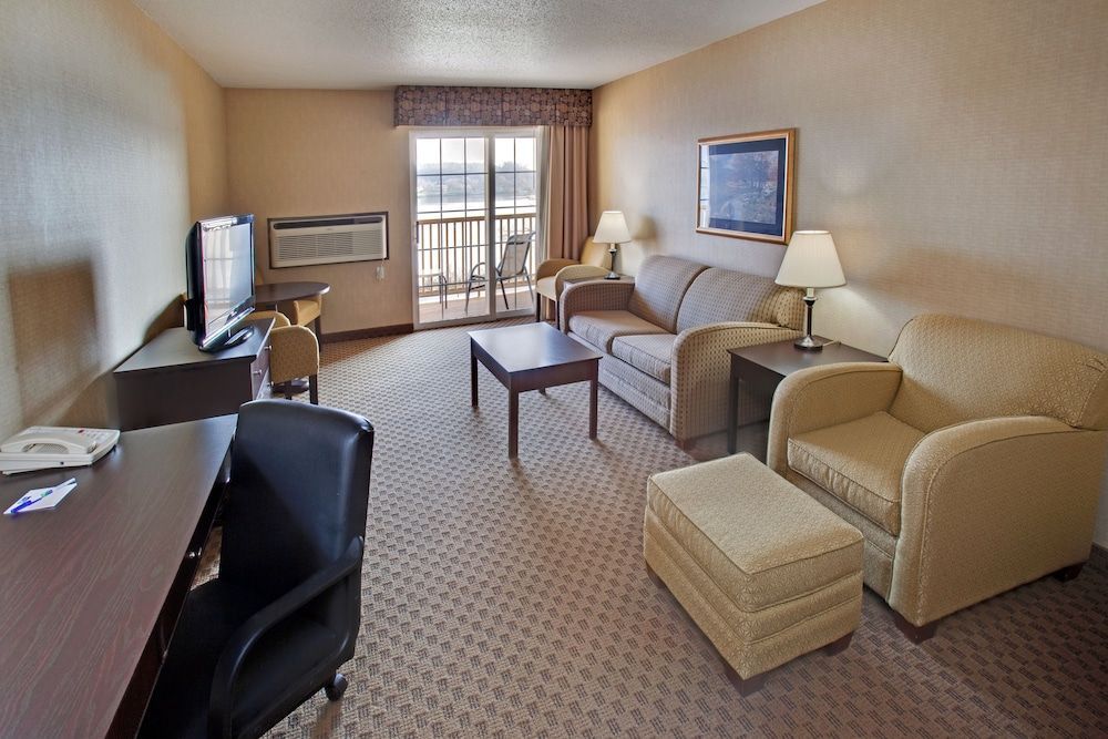 Holiday Inn Express LE CLAIRE RIVERFRONT-DAVENPORT by IHG 2