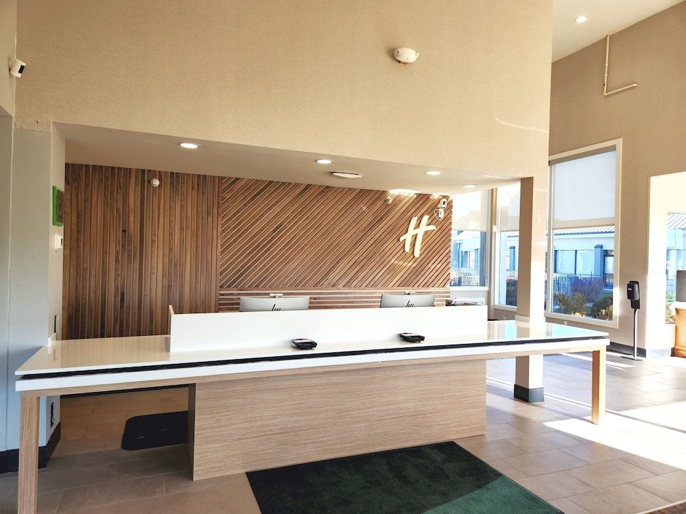 Holiday Inn Ontario by IHG 1